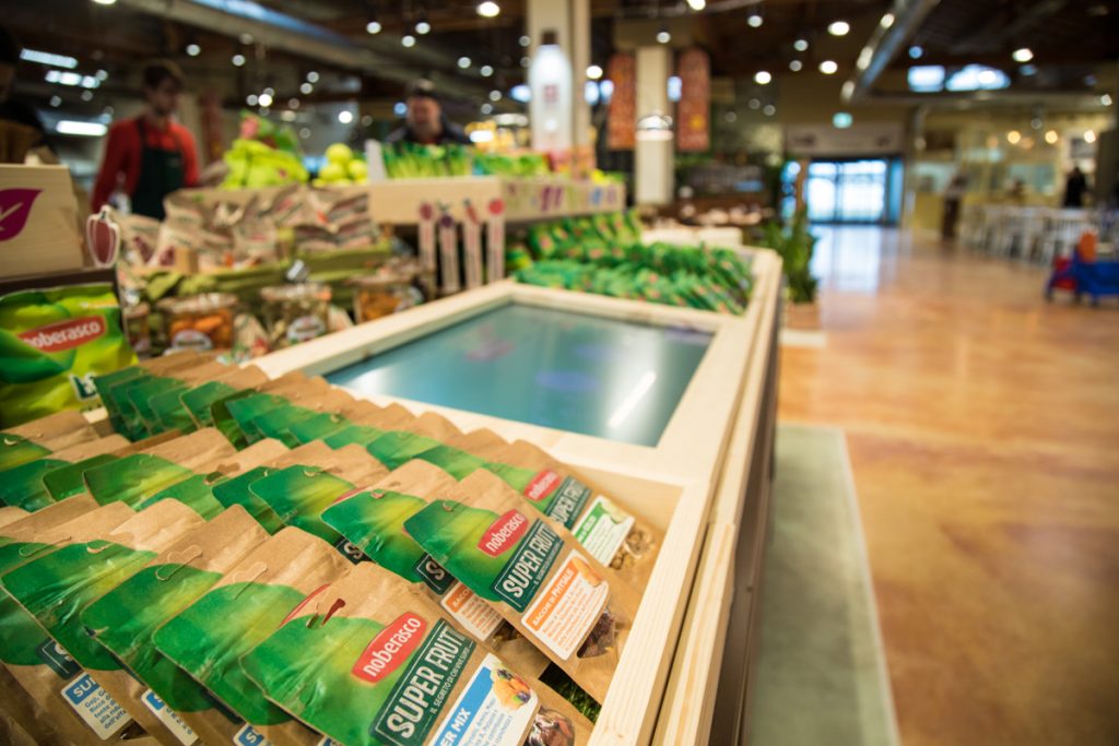 Noberasco.Fico (2) una delle due postazioni touch con approfondimenti sui materiali utilizzati presso punto vendita noberasco