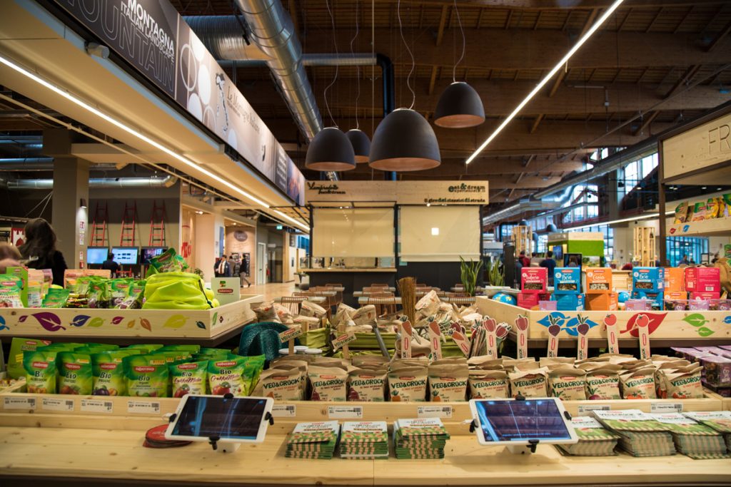 Noberasco.Fico (9) postazioni tablet di corepixx per la realtà aumentata presso il punto vendita noberasco