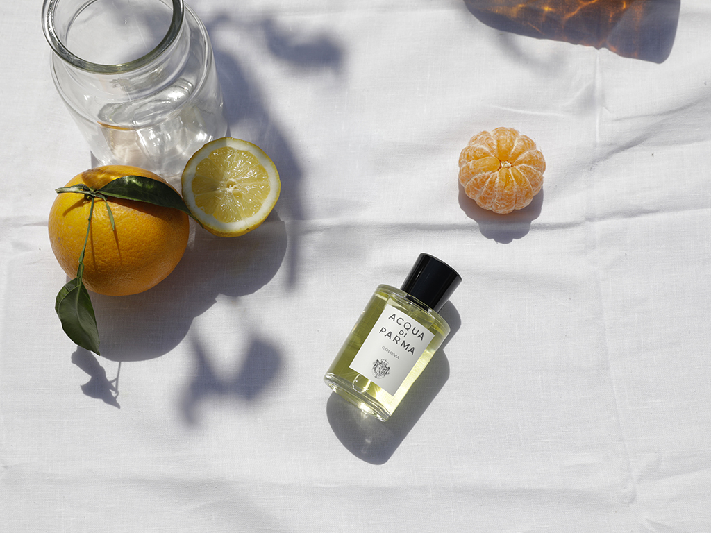 Acqua-di-Parma boccetta di profumo acqua di parma colonia