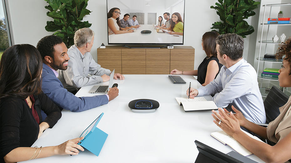 7_Spiceworks-Video-Meetup-Enabling-Video-Conferencing_930x520_overview_lifestyle.jpg.imgw.1000.1000